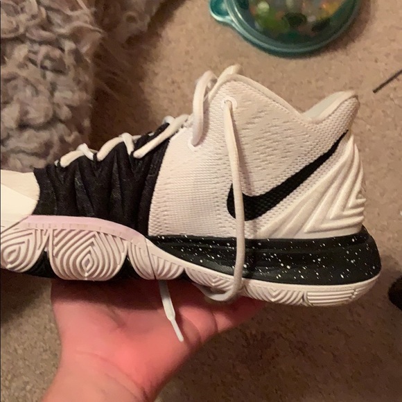 Men’s 8.5 kyrie tray 5 - Picture 9 of 9